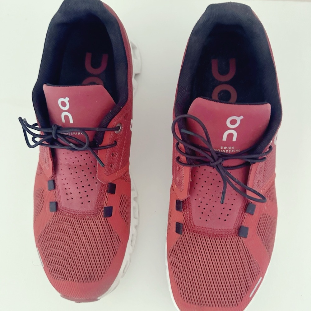 Barely worn On Womens Cloud V2 Ruby/white